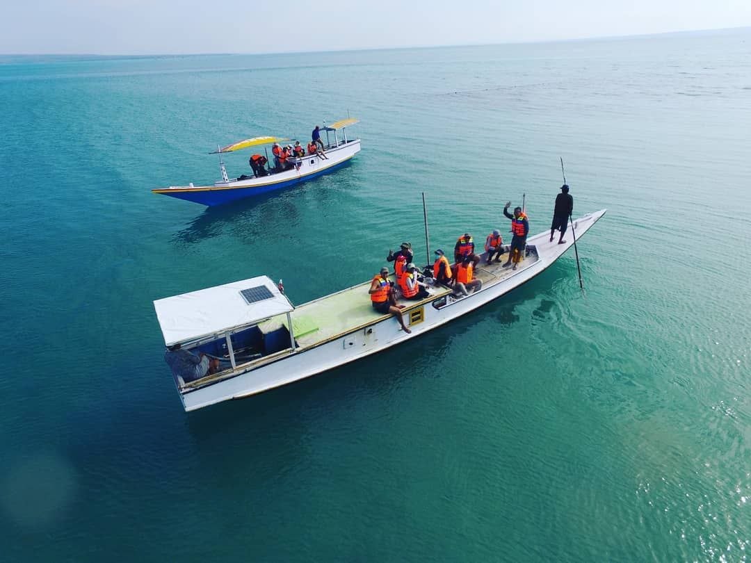 Coastal hydrographic and bathymetric survey using a survey longboat
